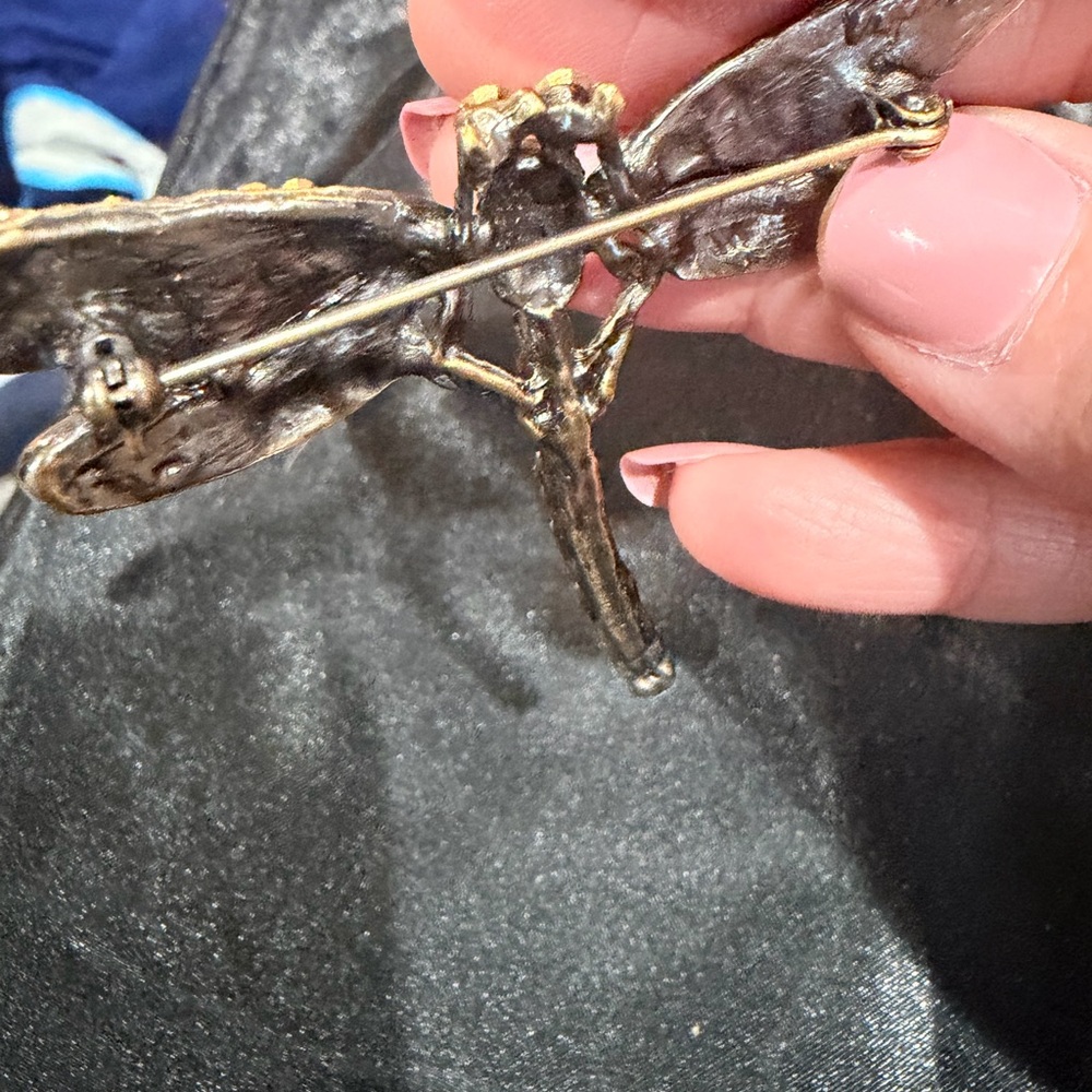 Green Crystal Dragonfly Brooch - Picture 4 of 5